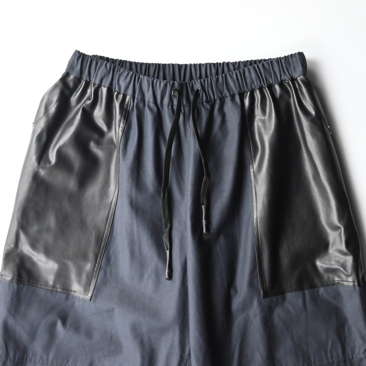 【再入荷】UNTRACE / 190(レザーパッチ ベイカーパンツ)