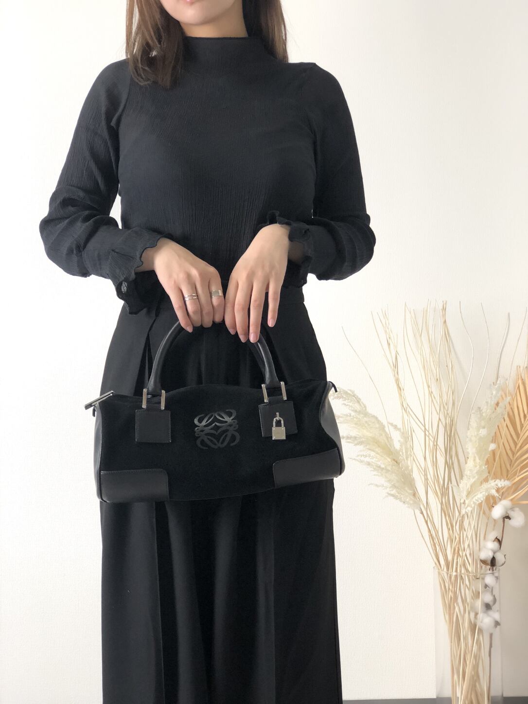LOEWE ロエベ アナグラム パドロック スエード レザー ミニ LOEWE ロエベ アナグラム パドロック スエード レザー ミニ
