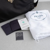 プラダ エクスプローラ ラージ ブラック ナイロン レザー ショルダーバッグ