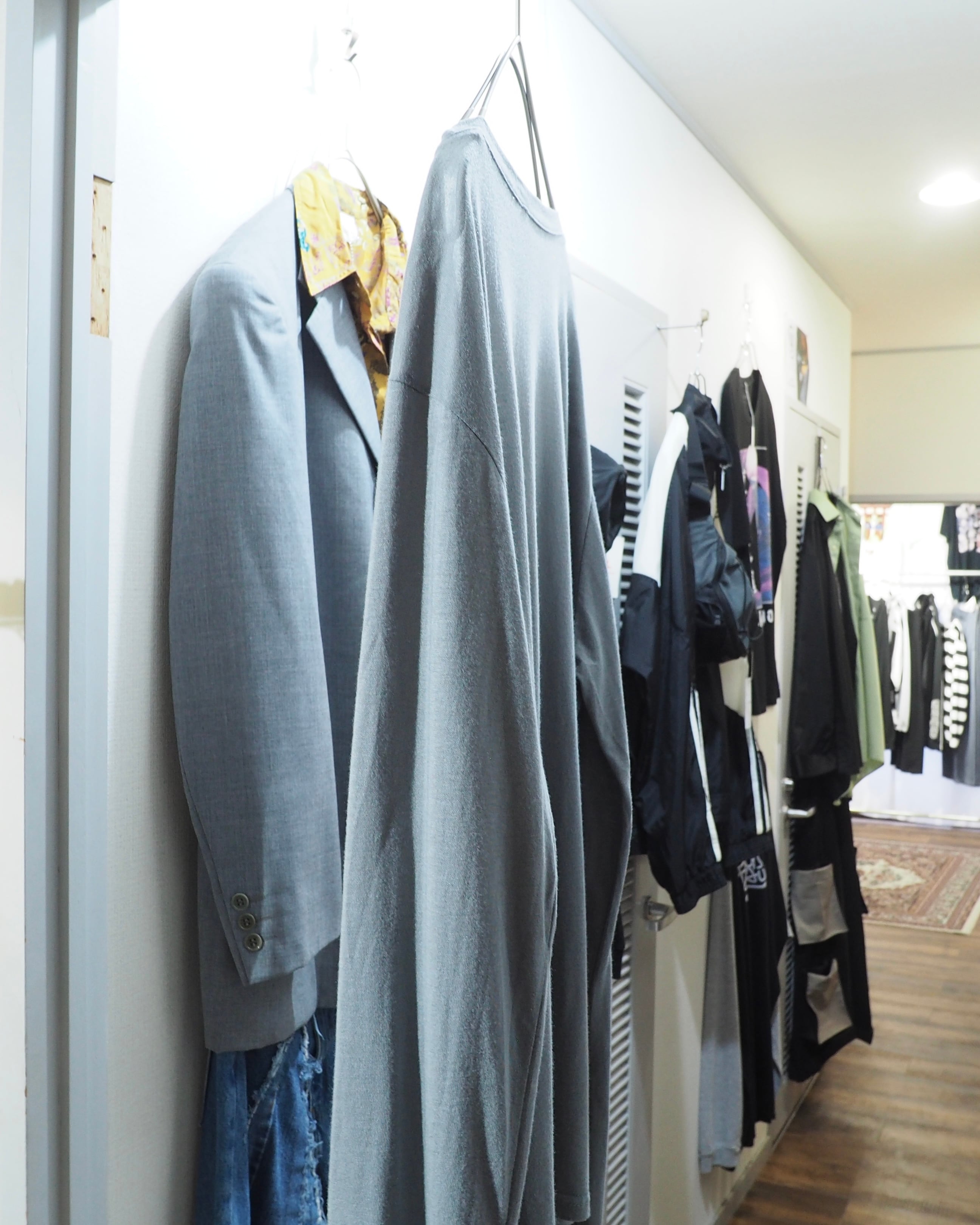 ” glamb - EVEN EASY PIECES ” Dot Font printed Long sleeve Tee