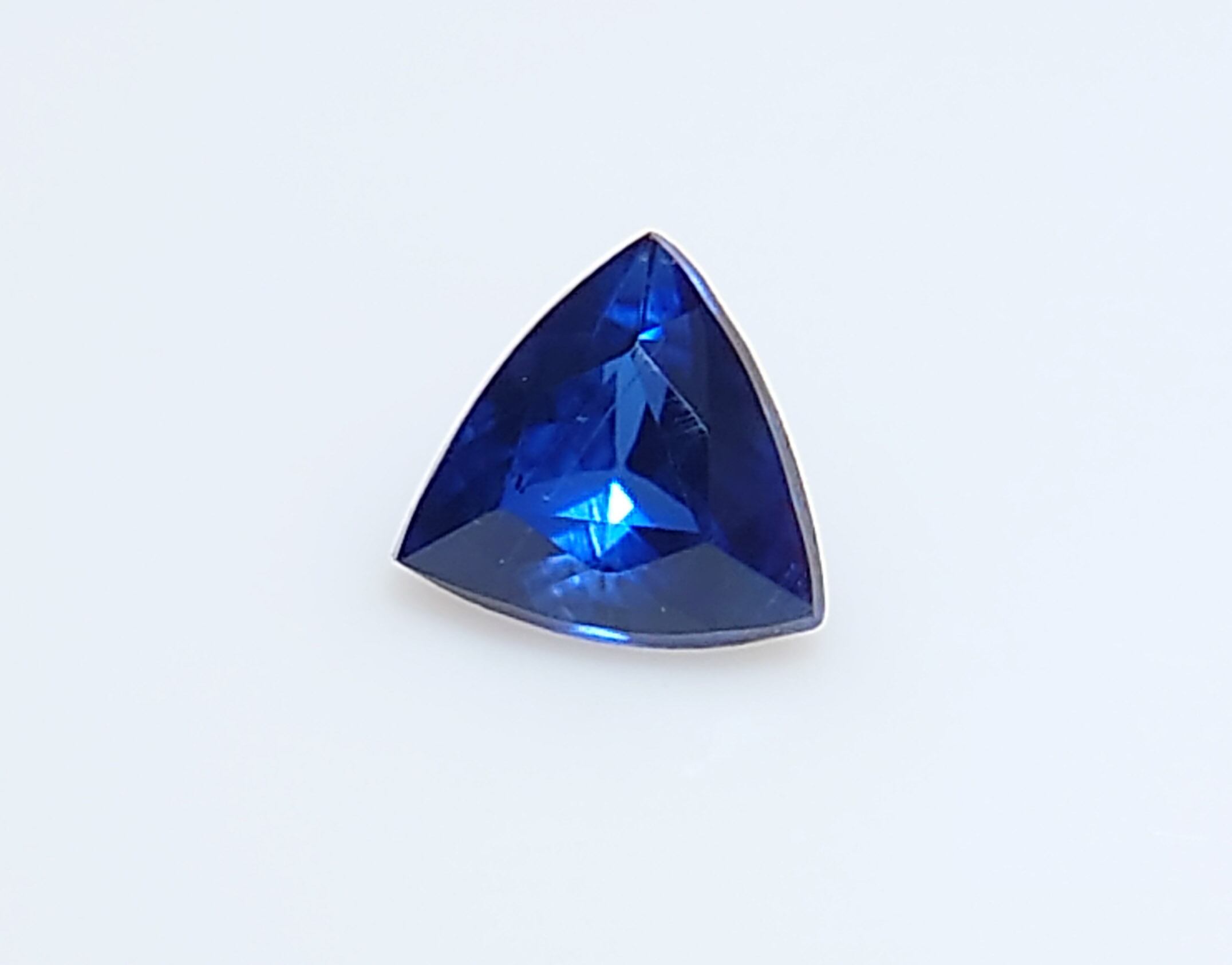 極美品！ カイヤナイト 0.30ct ルース（LA-6301） | ＬＡＧＯＯＮ