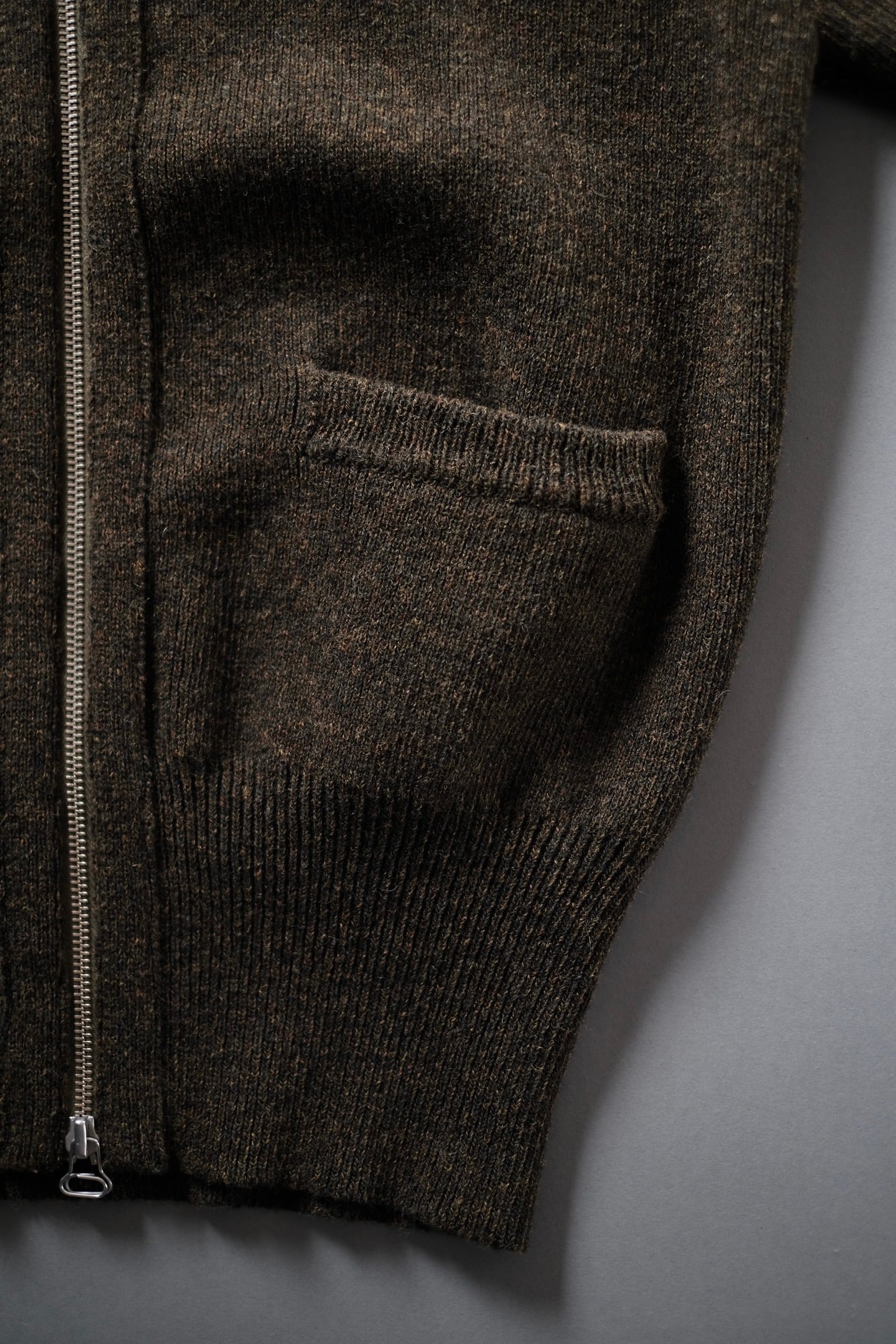 SLOPESLOW / Hard twisted shetlandwool type C-2 