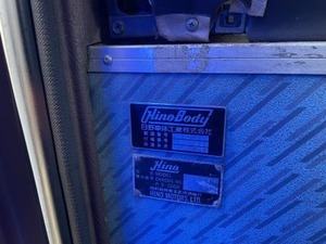 車台番号プレート：熊本22か2804号車（九州産交貸切バス/山鹿営業所）