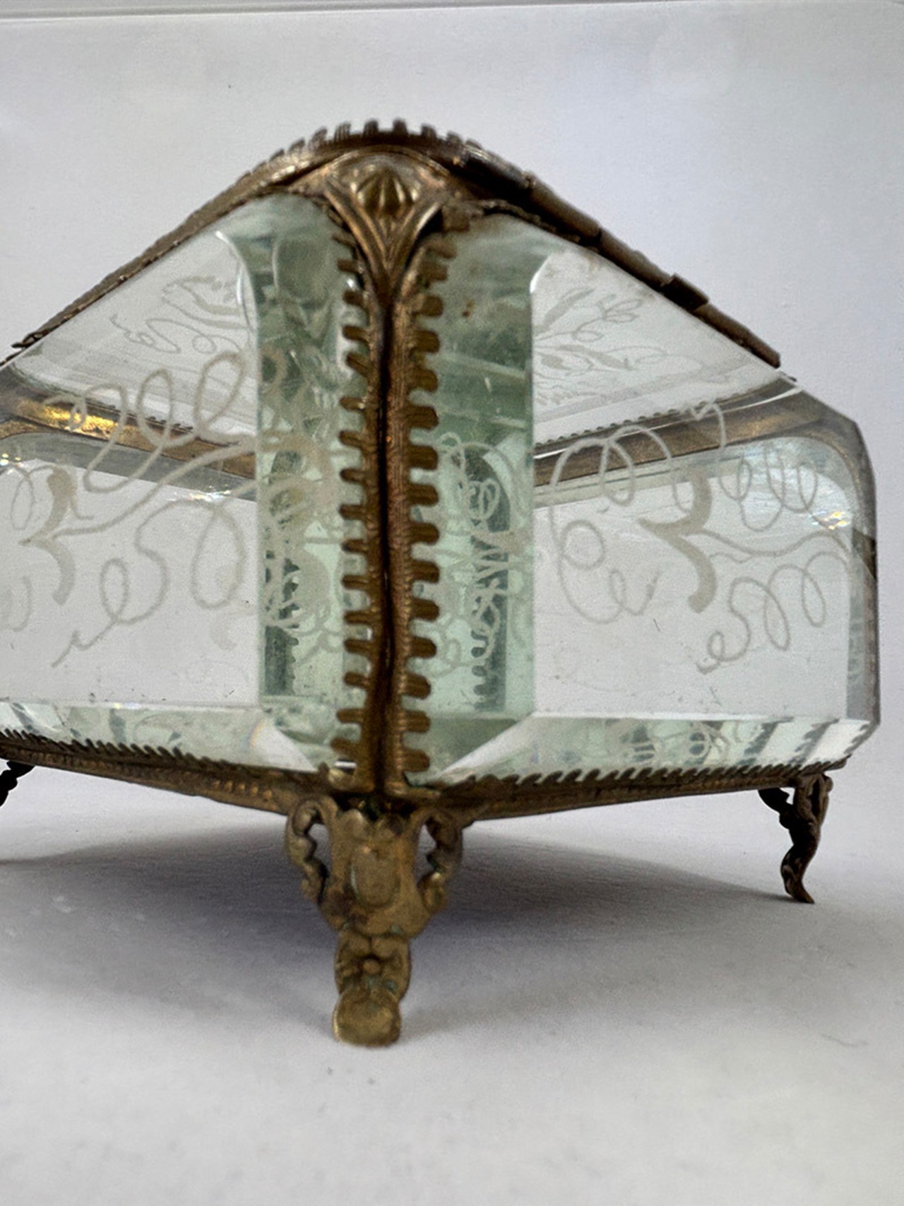 ジュエリーボックス　ベベルガラス　オルモル装飾　植物エッジング　大型　19otd60-3