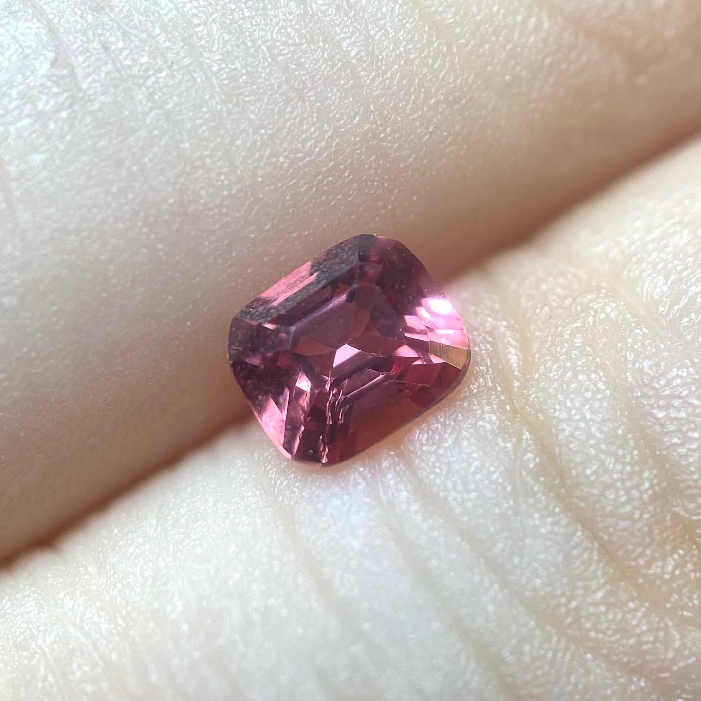 No.9 ベトナム産スピネル