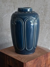 Hien Van／Flower vase