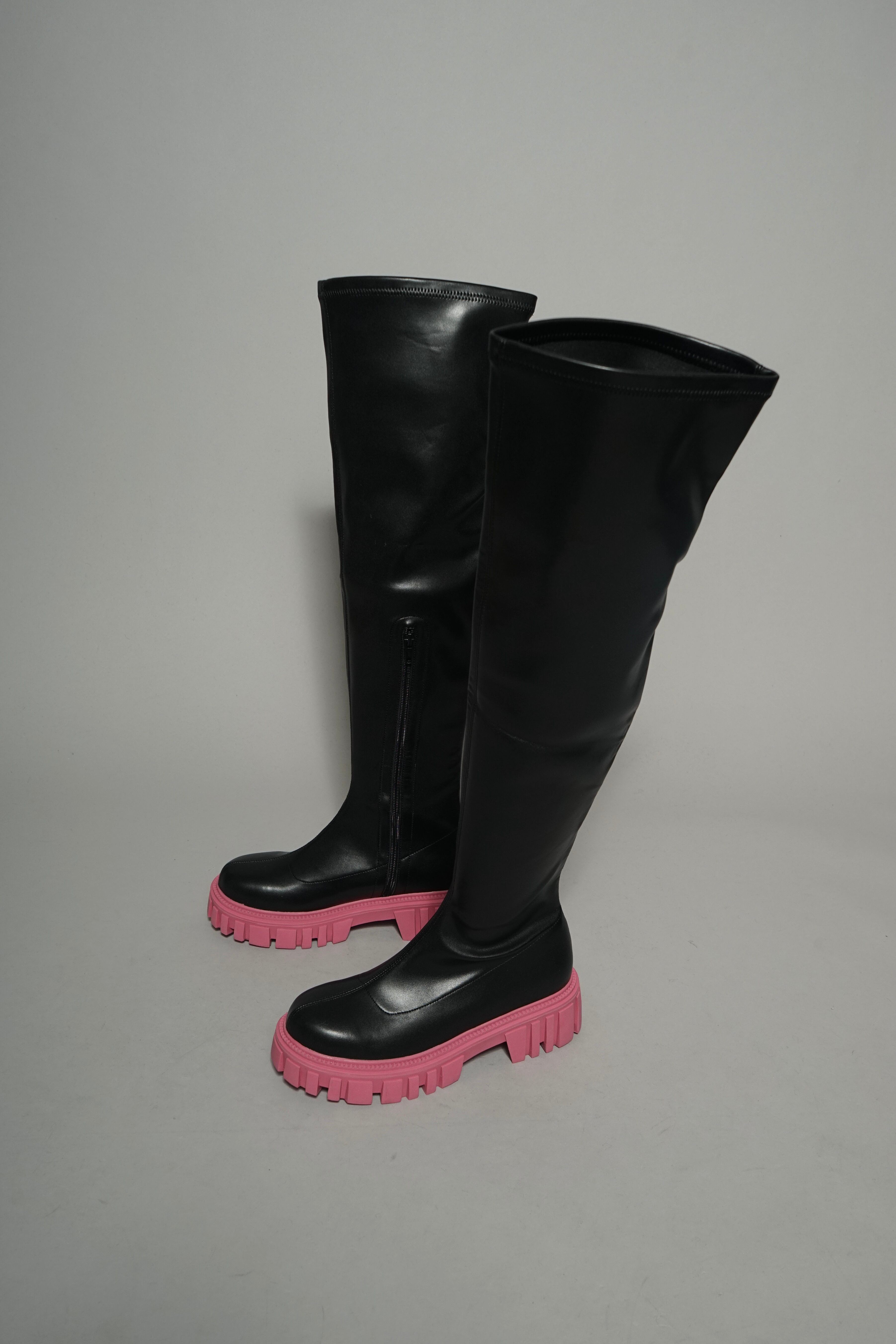 PINK RUBBER SOLE KNEE HIGH BOOTS (BLACK) 2312-04-50 | HELK