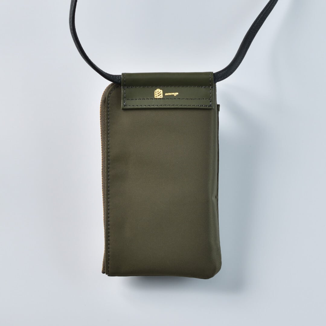 mononogu もののぐ MS2-DV モバイルショルダー・オリーブ イタリア製のリモンタナイロンを使用した高級感があり機能的なモバイルショルダー