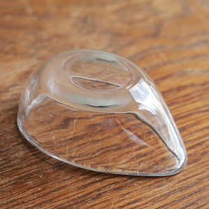 パカッと開く、ガラスの小鳥