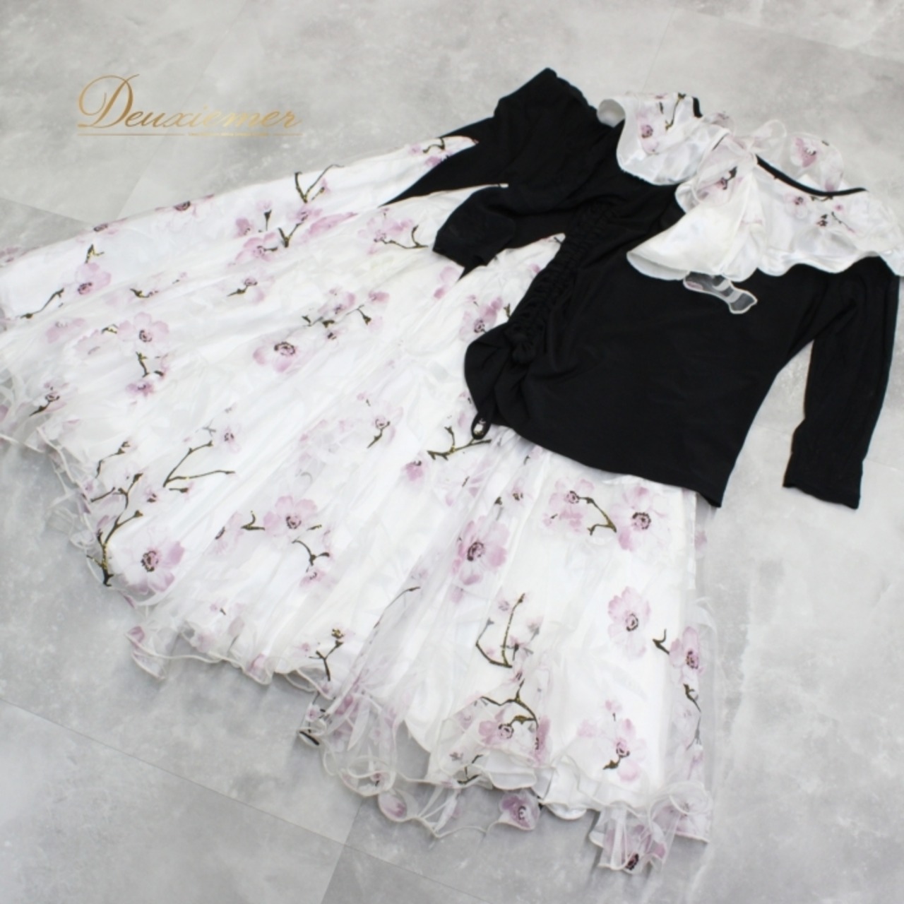 社交ダンス 衣装 スタンダード 上下セット ツーピース パーティ衣装 女性用 レディース オールシーズン Leirena レイリーナ 花柄 白 黒 ブラック系 ホワイト系 シック エレガント 薄手 ストレッチ 柔らかい かわいい おしゃれ フェミニン 体型カバー ウェア ダンス用衣装 ピンク系 フラワー ツーピースセット カジュアル コスチューム パーティー用 伸縮性 きれいめ