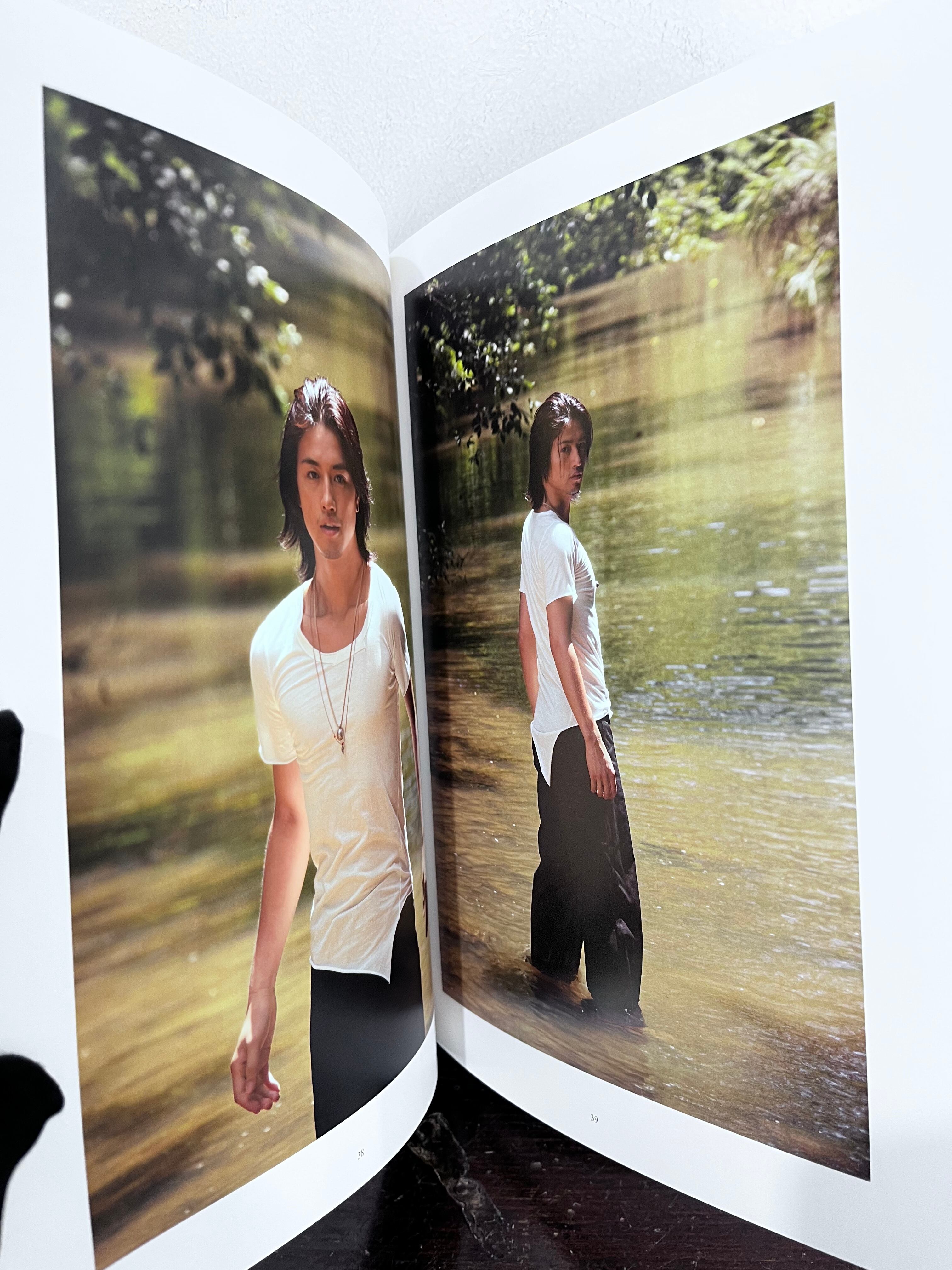 サイン Nirai Kanai 斎藤工写真集 | zbooks