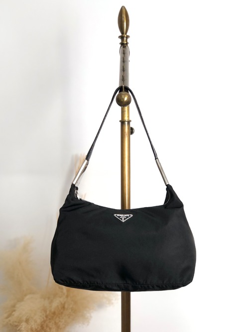 PRADA プラダ ショルダーバッグ ブラック トライアングルロゴ ナイロン ホーボーバッグ セミショルダー vintage ヴィンテージ オールド 7c33nu