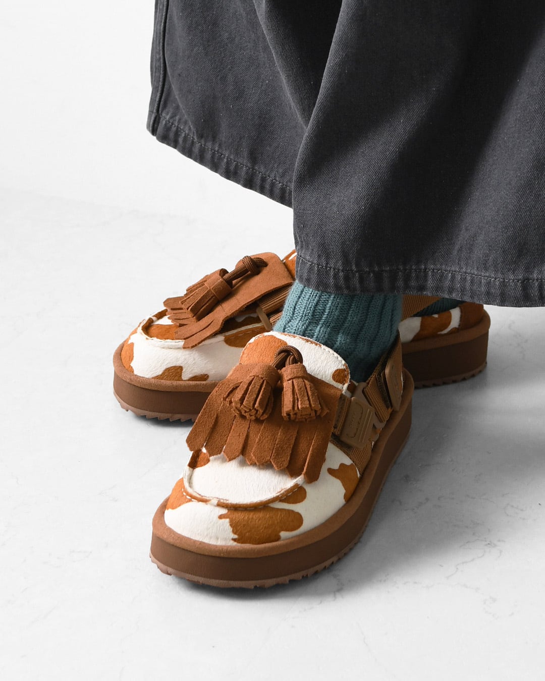 SHAKA [シャカ] MOC MULE TASSEL COWHAIR [SK-339] キルトタッセル付き