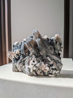 スモーキークォーツ・長石共生 ⭓ 原石クラスター ⭔ パキスタン・スカルドゥ産