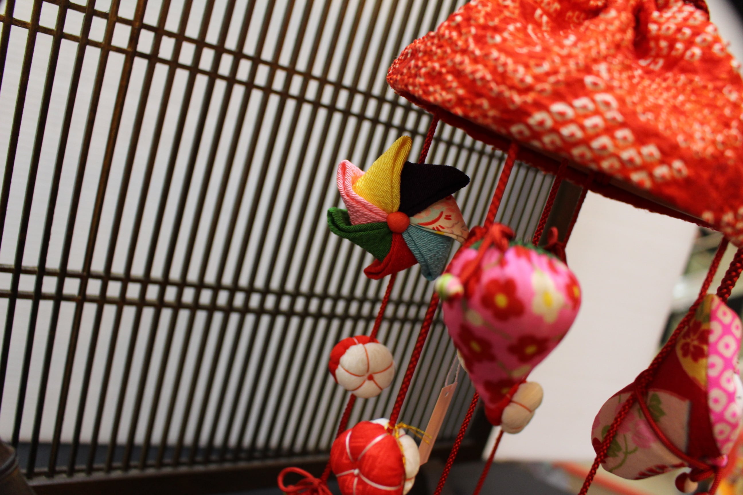 正絹手縫い つるし飾り 椿-C | SHIMADA DOLL 正絹手縫い つるし飾り 椿-C | SHIMADA DOLL