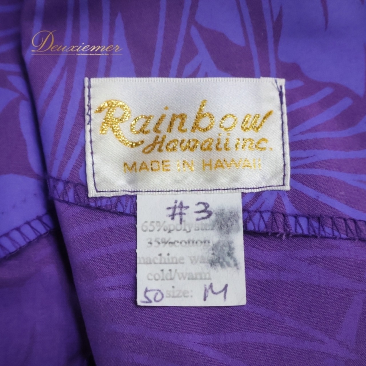 フラダンス 衣装 ワンピース ドレス パープル系 Rainbow Hawaii ハワイ製 モンステラ柄 ハワイアンプリント アロハ レッスン 練習 フラ ダンス フリル 華やか 鮮やか ハワイアン かわいい おしゃれ 上品 大人っぽい 練習着 レッスン着 パープル フラダンスドレス 海外製 おしゃれ衣装 ヒラヒラ かわいいデザイン フェスティバル 衣装用 ドレッシー エレガント 綺麗目