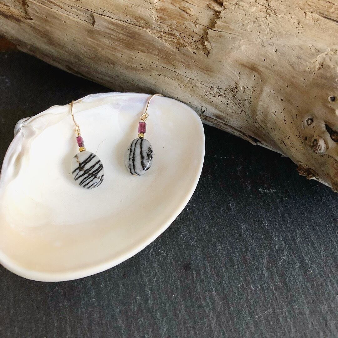 【再入荷】ゼブラジャスパー×ガーネットのピアス