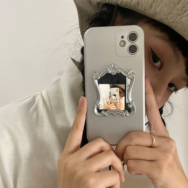 huahuaシルバーの魔法鏡iPhoneケース