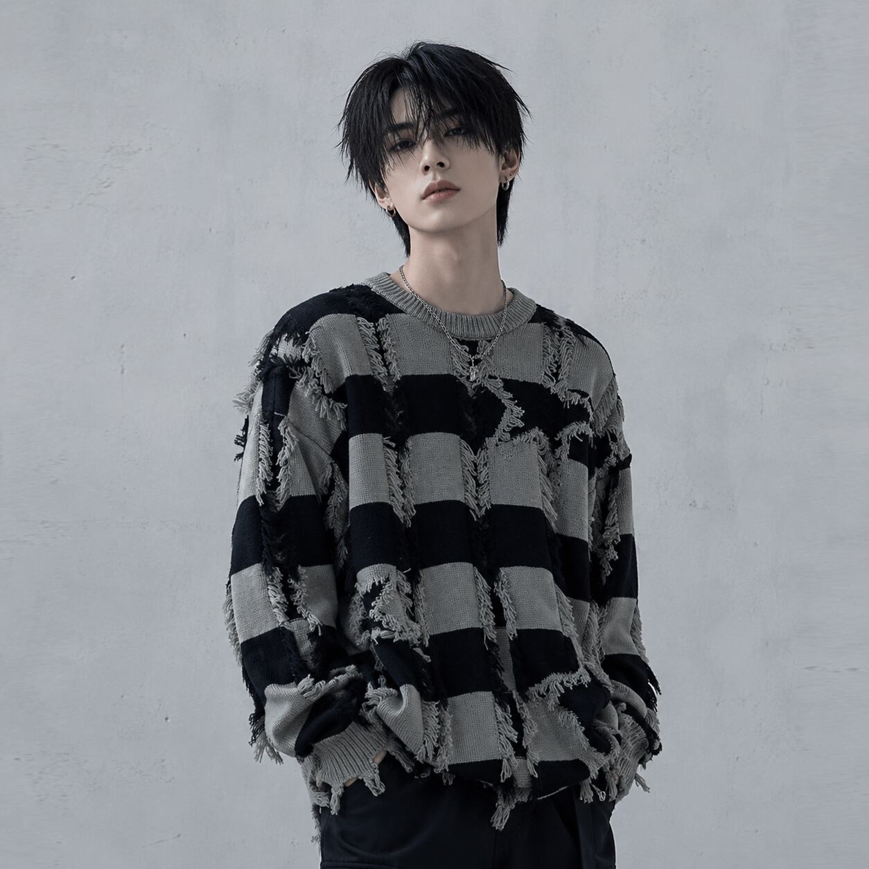 Damaged striped sweater 0003