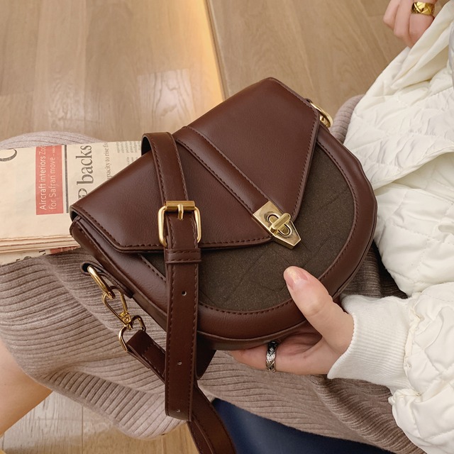 オータムウィンターレッド 秋物 冬物 メッセンジャーバッグ サドルバッグ シートバッグ 手作りハンドバック75613391610