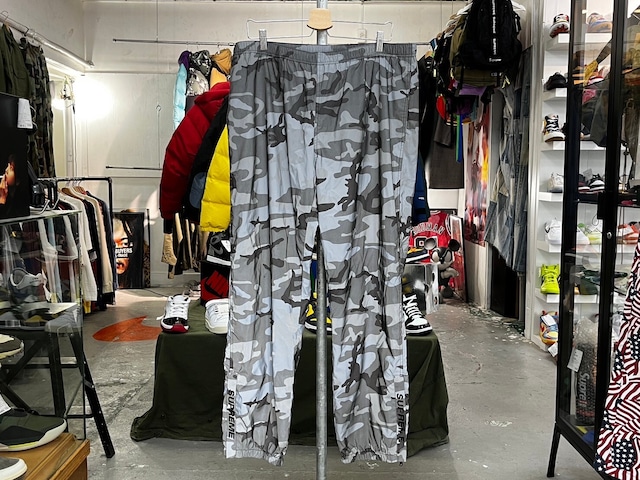 Supreme REFLECTIVE CAMO WARM UP PANT XL 56023