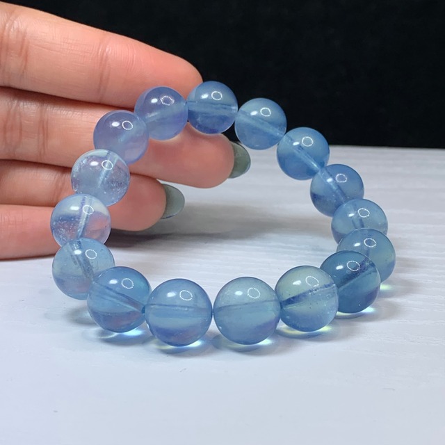 2.透明☆美しい色合い・アクアマリン ブレスレット