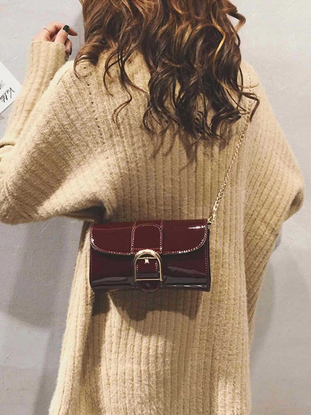 ベルトバックルエナメルショルダーバッグ 上品 かわいい おしゃれ プチプラ 人気 ミニ財布 大きいサイズ 韓国 CH8045