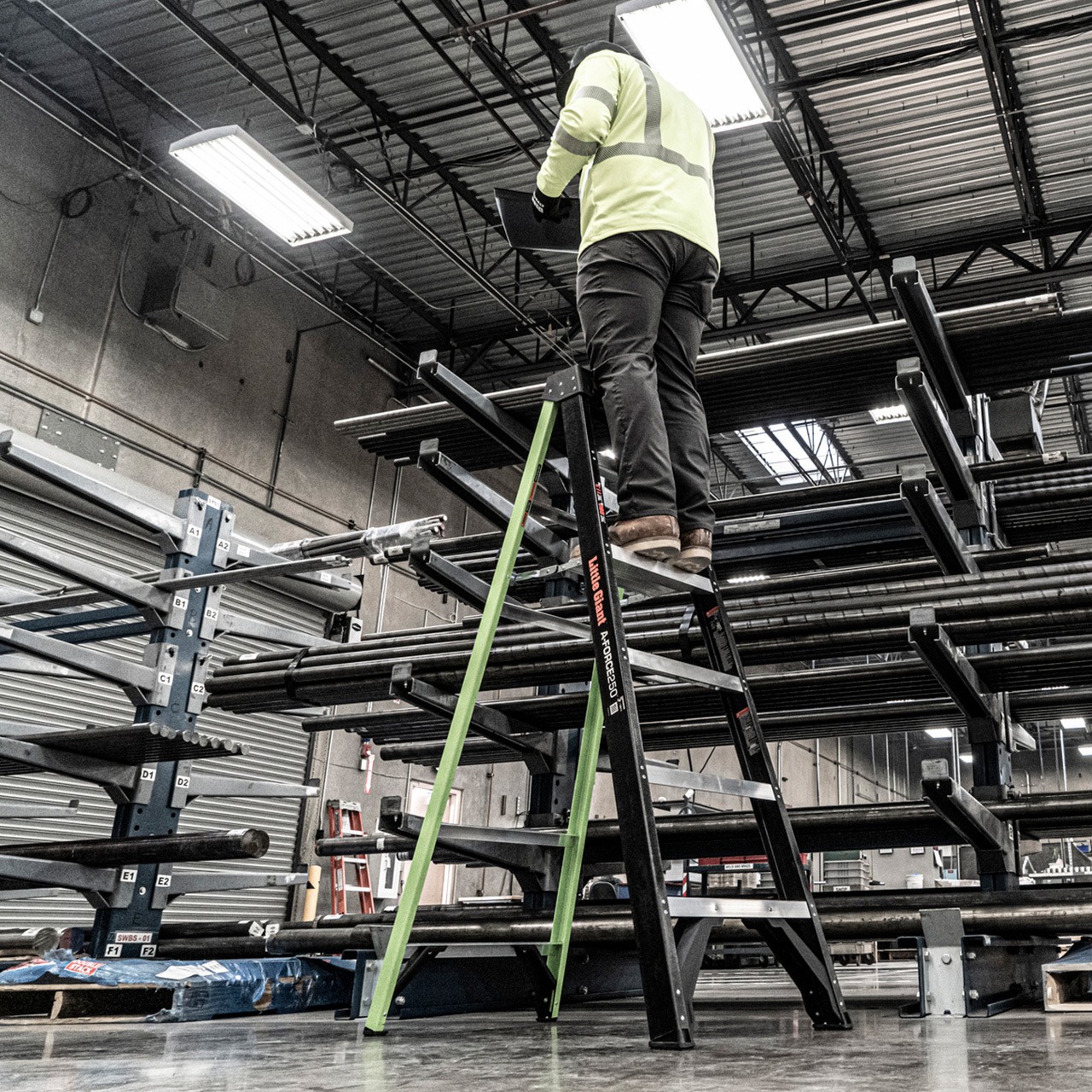 FRP脚立『エーフォース 250 6尺』 LG-15766(10800)