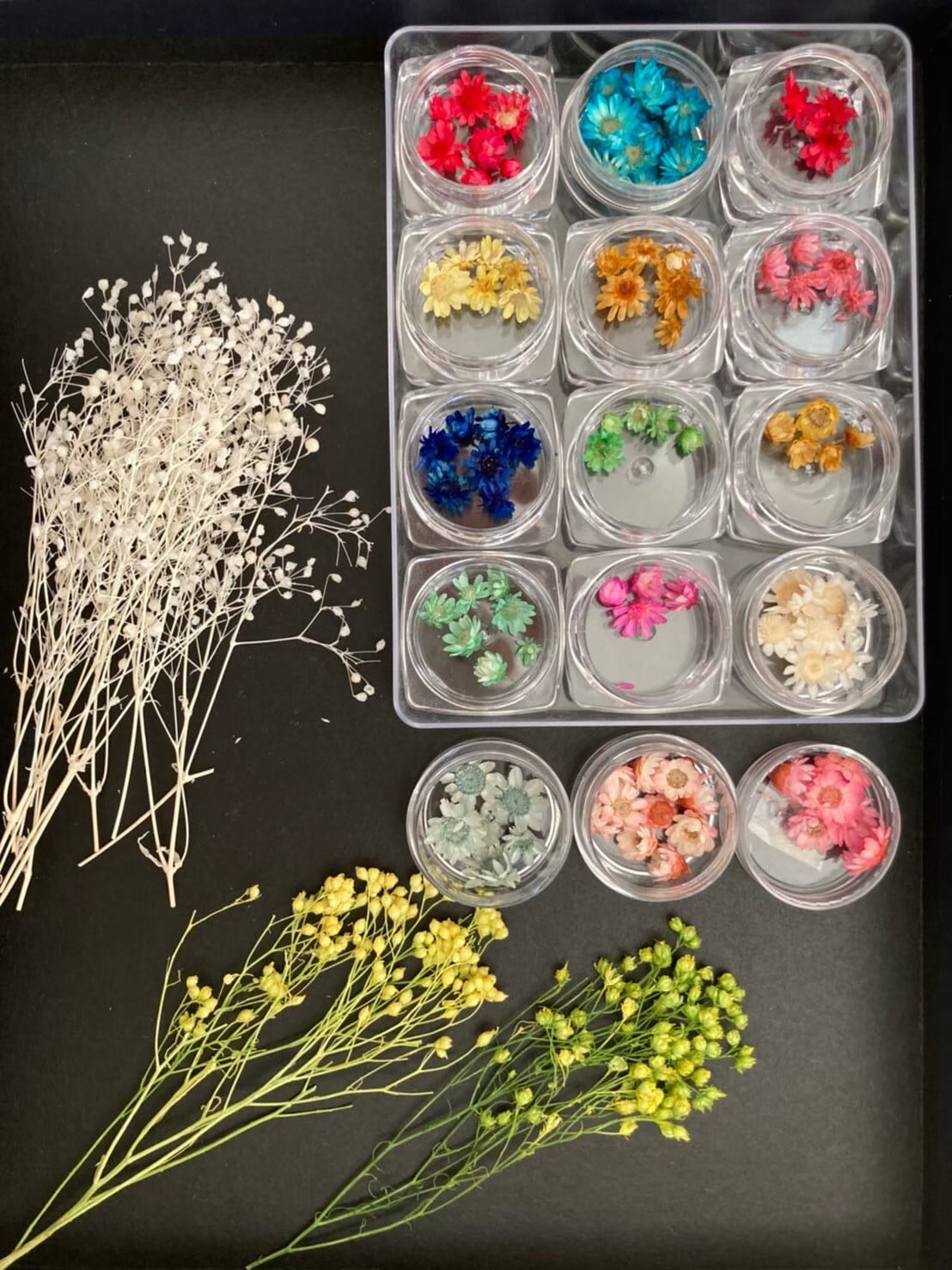 【355】ガラスドームとお花のイヤリング／ピアス 355】ガラスドームとお花のイヤリング／ピアス