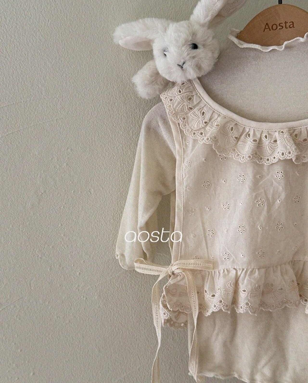 韓国子供服 / 26Autumn / Aosta / レースオリビアベスト / 秋服 *FREE*