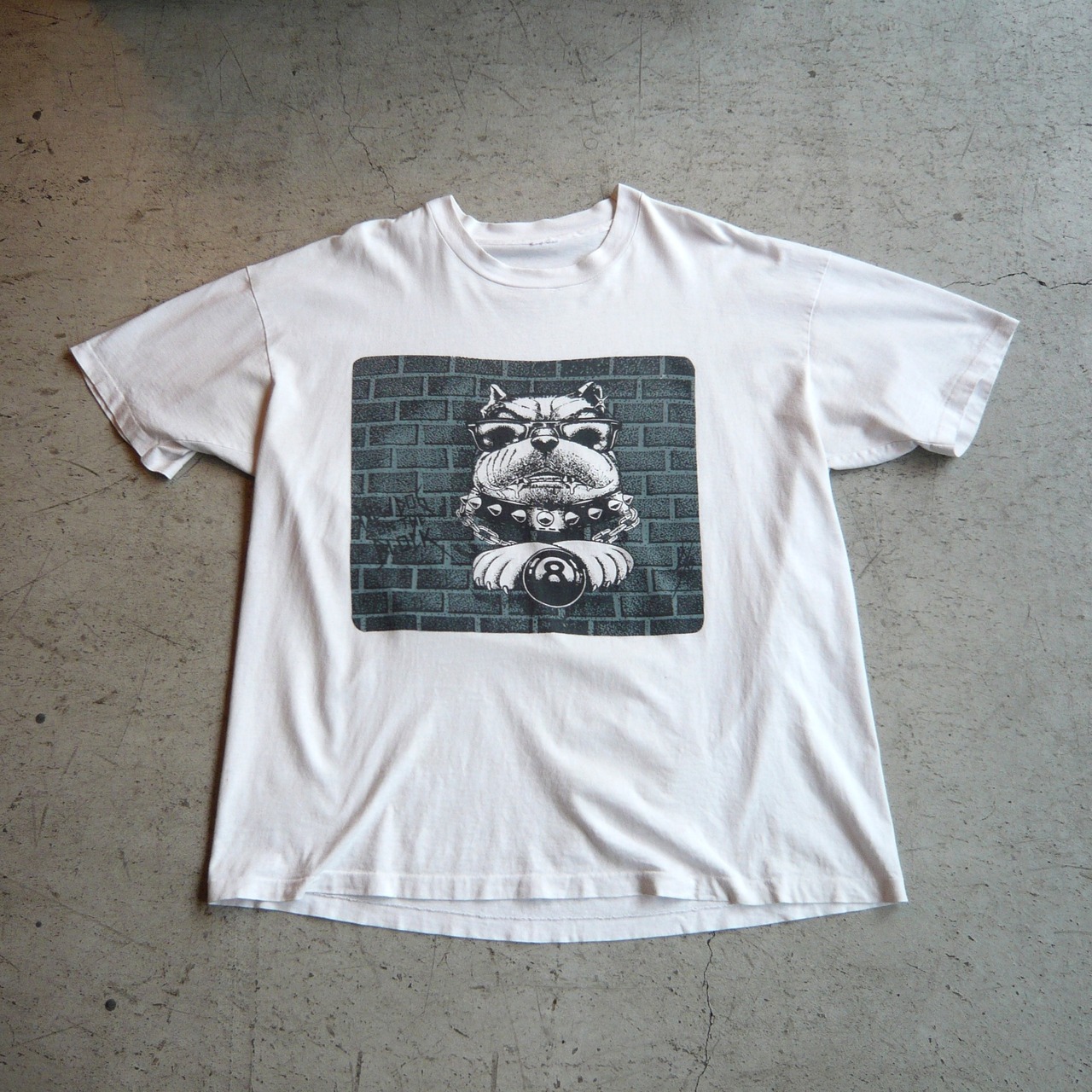 00s 8 ball dog Tシャツ