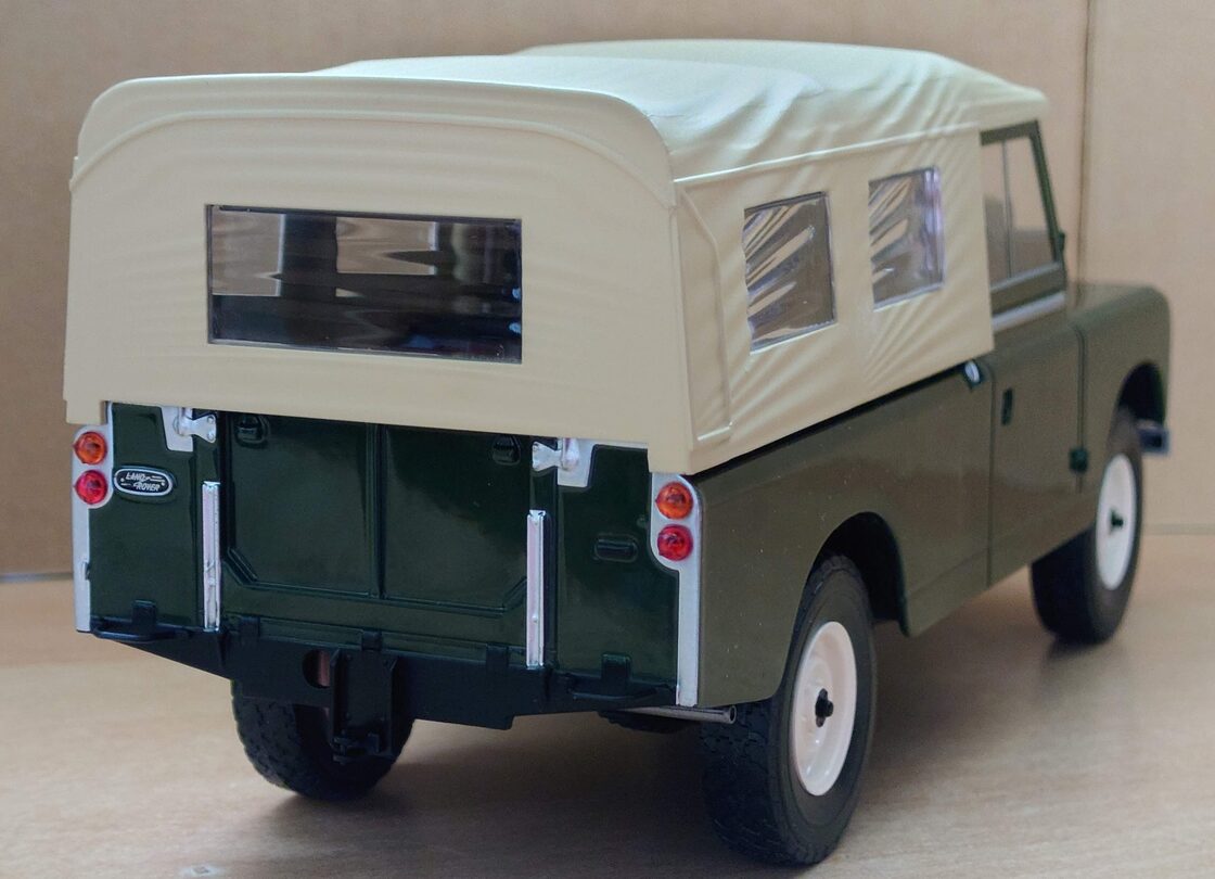 1/18 ランドローバー109 シリーズII 1959 ダークグリーン MCG製 ダイ 