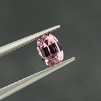 パープリッシュピンクスピネル 6.5x4.5mm, 0.69ct, タジキスタン産