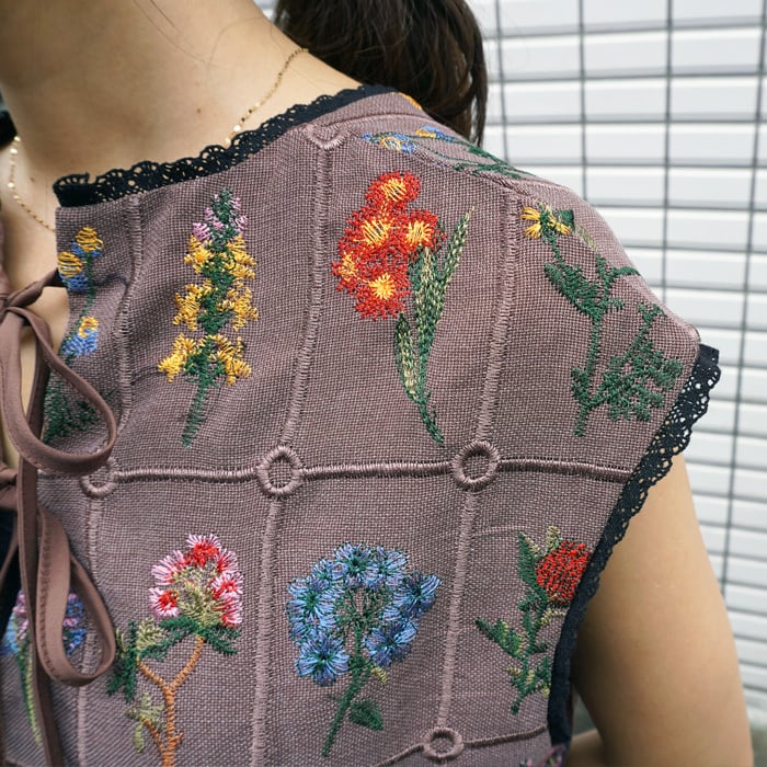 SO54）【8月下旬】2WAYフラワー刺繍プルオーバー | kgrowth_official