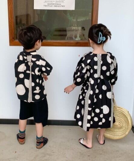 子ども】男の子 女の子 かっこいいペアルック 黒白ドットコーデ 水玉