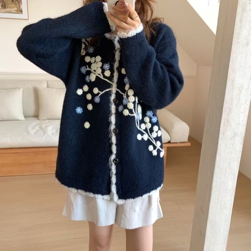 3色／デザインフラワー刺繍ニットカーデ ・12569