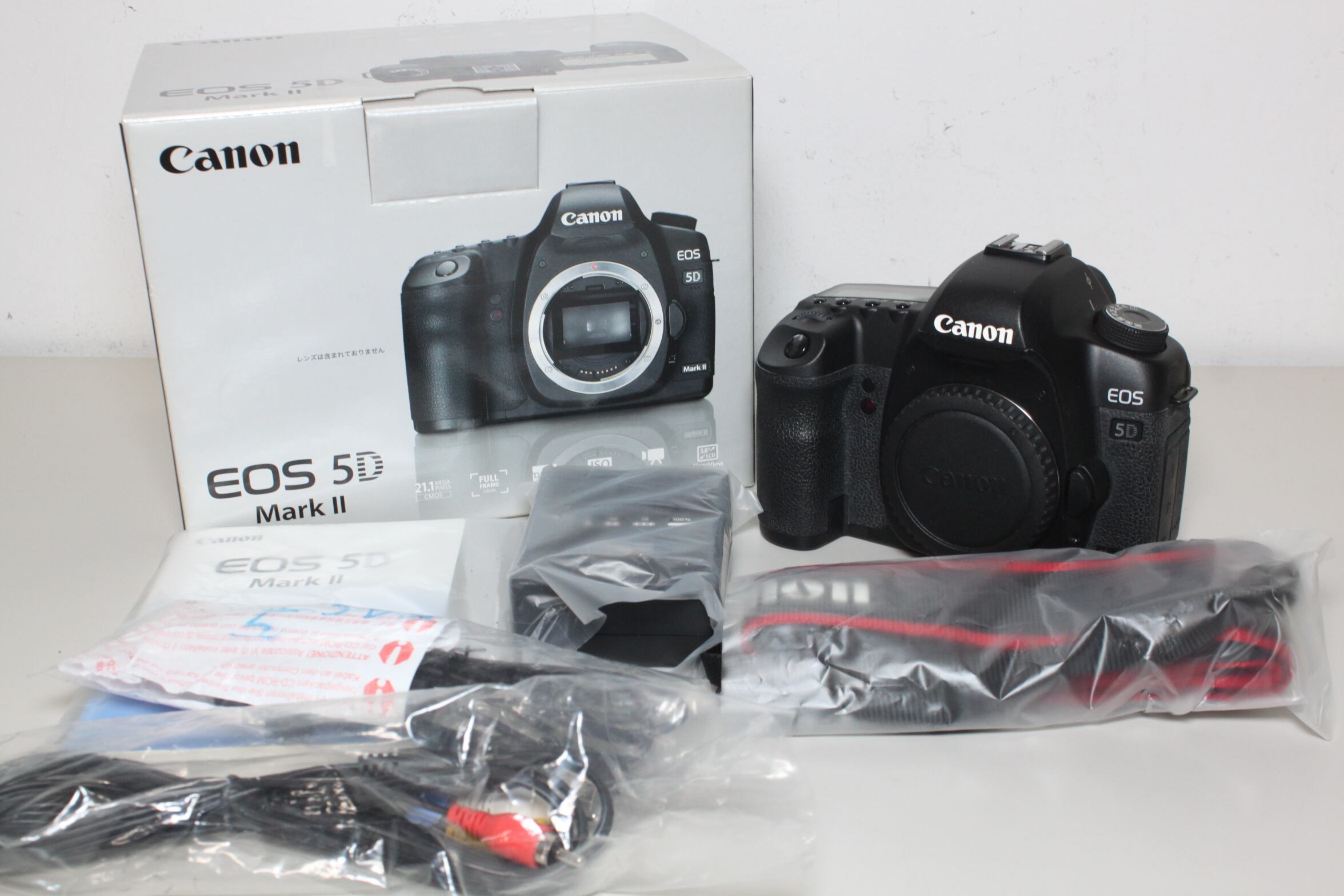 ☆完動良品☆ キャノン Canon EOS 5D Mark II バッテリーグリップBG-E6付