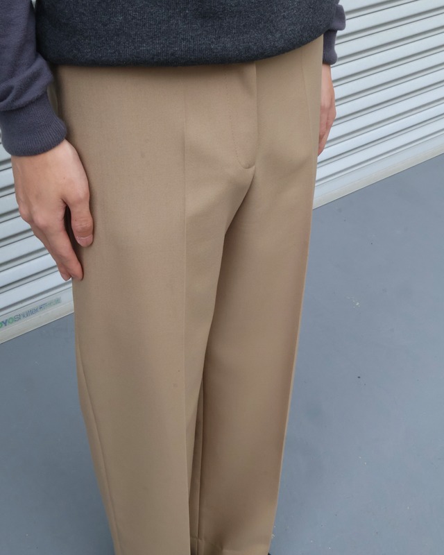 【BALENCIAGA】center press straight slacks