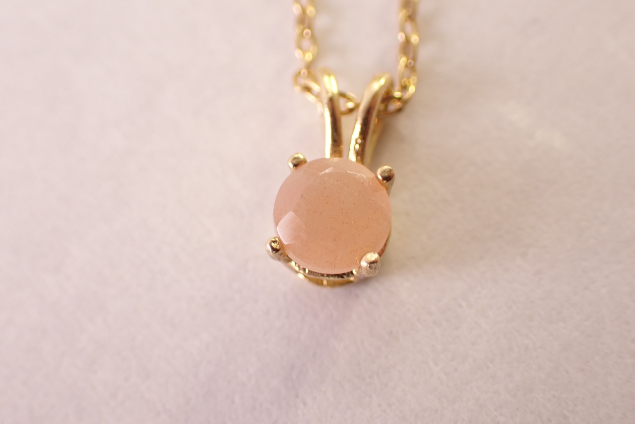 ピーチムーンストーンネックレス　0.92ct [D12‐171]
