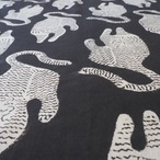 ブロックプリント生地【50cm単位】インド綿  アニマル柄<Tiger> 黒×生成り #35610-BK1【再入荷】