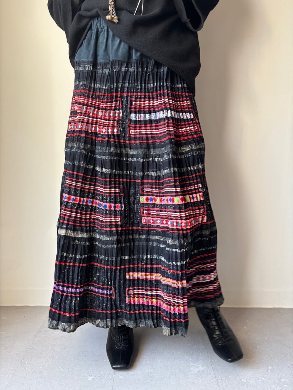 古布リメイク モン族スカート ろうけつ染 古布リメイク モン族スカート ろうけつ染 古布リメイク モン族スカート