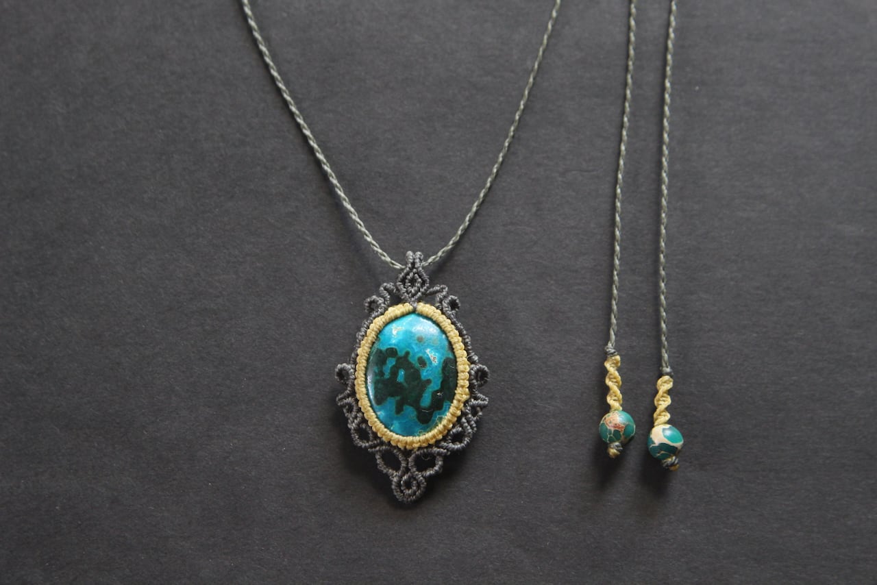 Chrysocolla malachite micro macrame pendant