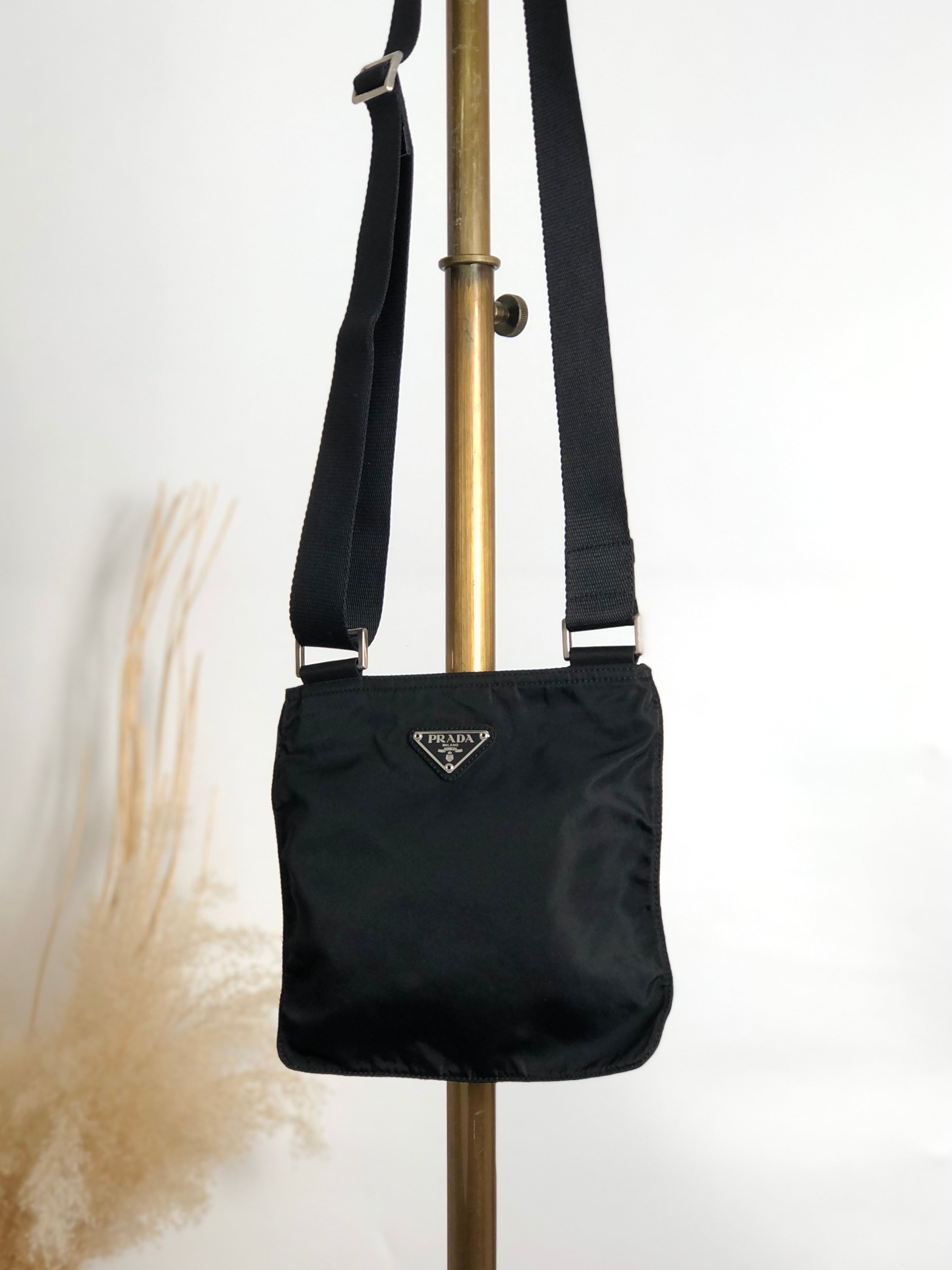PRADA プラダ ショルダーバッグ ブラック トライアングルロゴ ナイロン