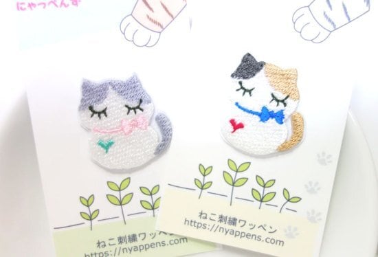 シールにもなる猫の刺繍ワッペン◆ねこだるま　ハチワレグレー