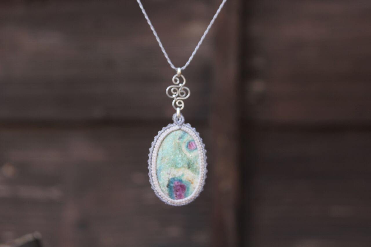 Ruby in Fuchsite silver925 wire work micro macrame pendant