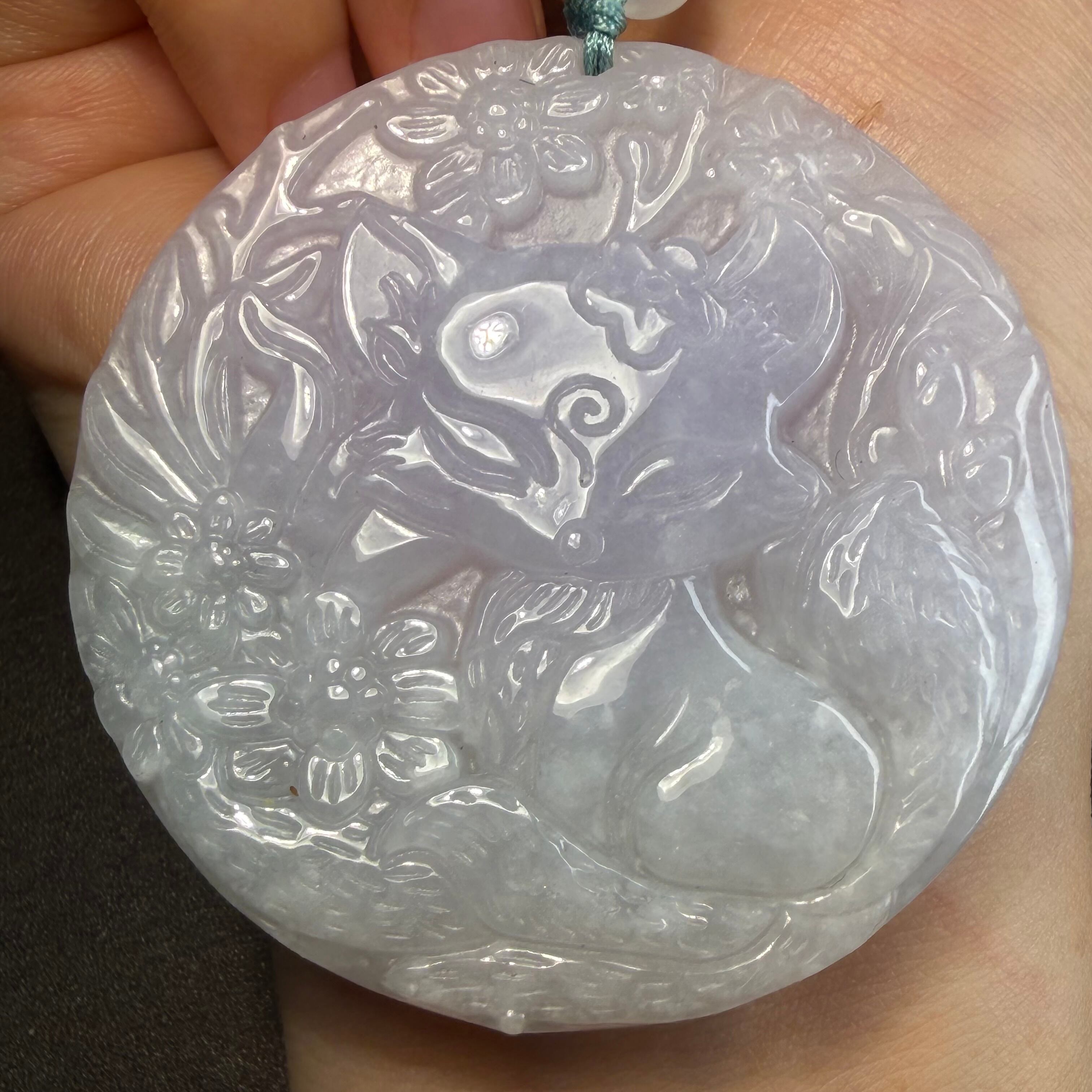 天然翡翠 ペンダントトップ 狐 花彫刻 氷種 無含浸 無着色 ラベンダー