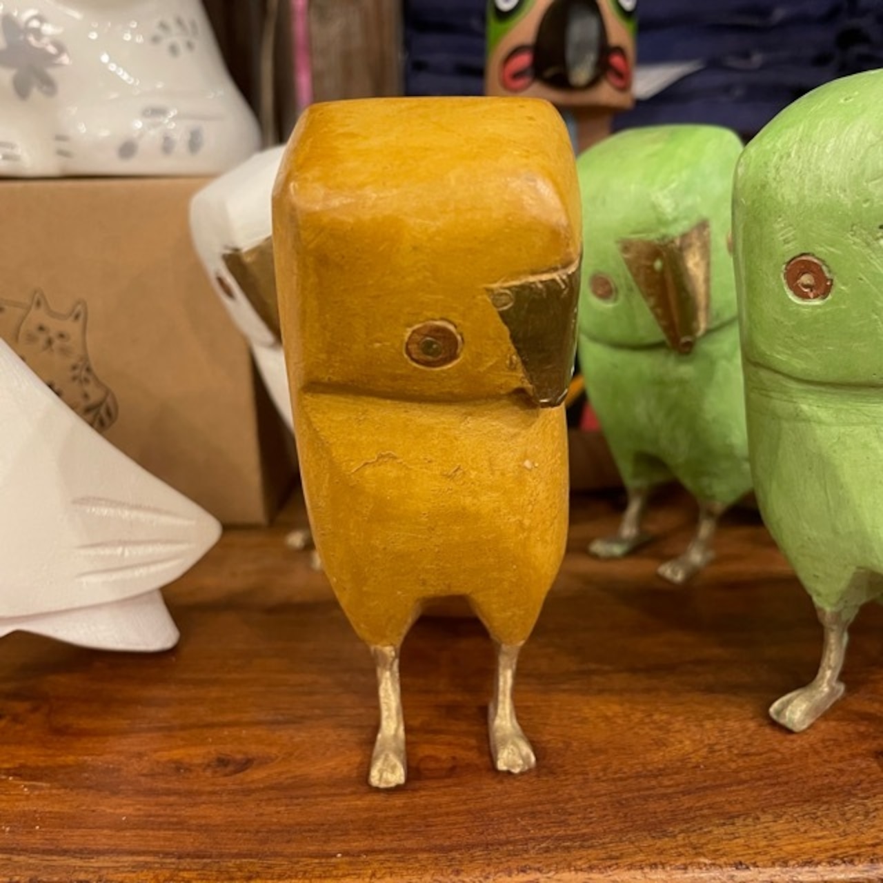 India mango wood owl objet large 3color / インド マンゴーウッド ふくろう オブジェ Lサイズ 全3色 フクロウ 梟 置物 ハンドメイド ナチュラル 天然木 かわいい 動物モチーフ プレゼント ギフト インテリア 雑貨
