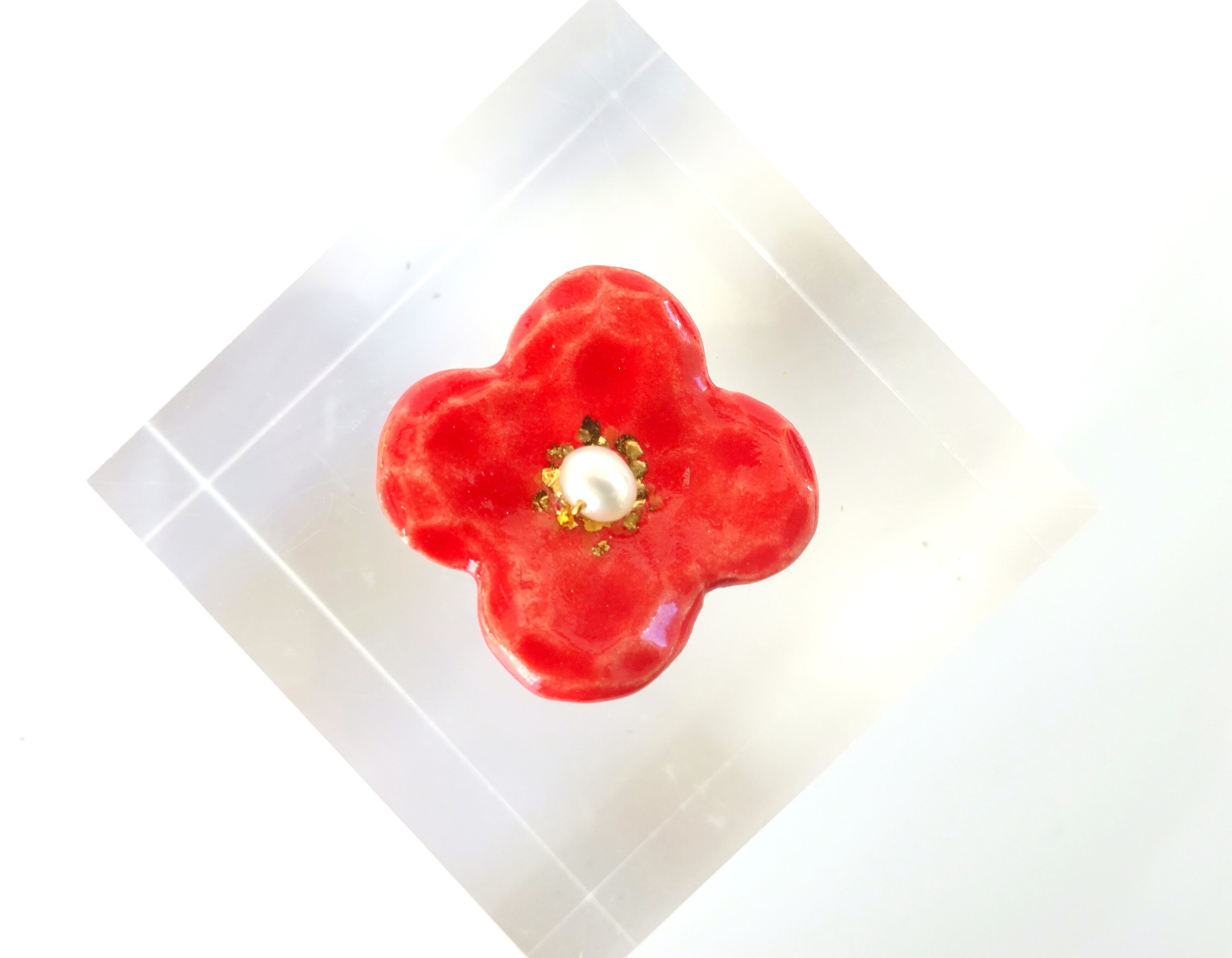 小さな花のbroach（赤）
