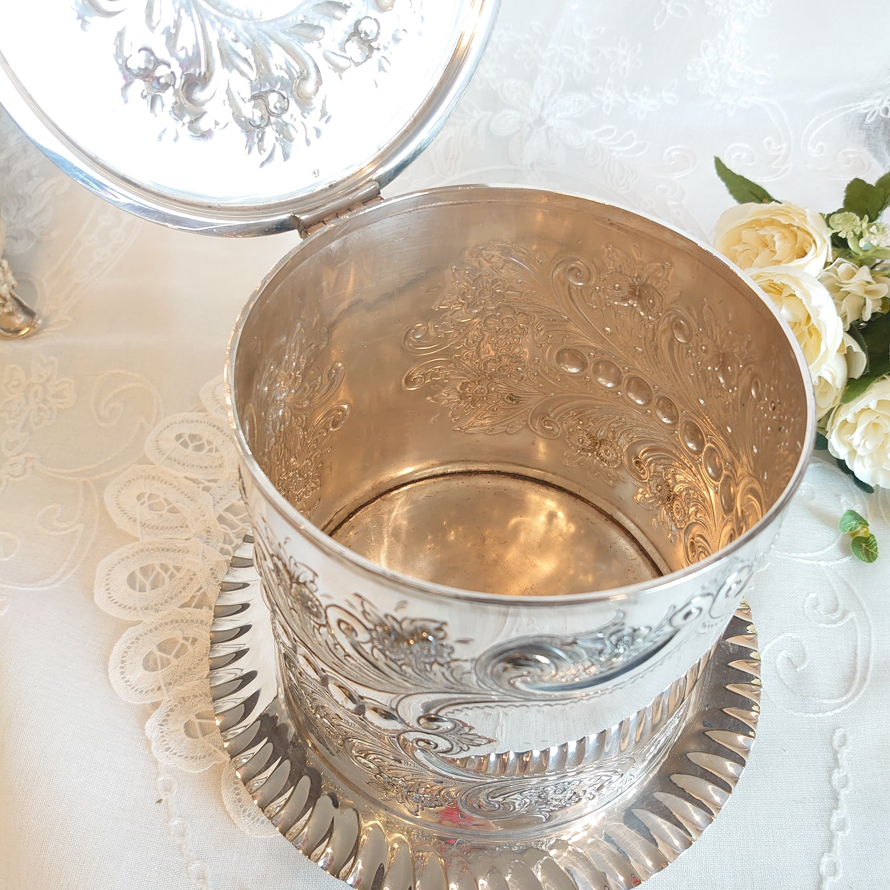 ビスケットボックス イギリス アンティーク シルバープレート製