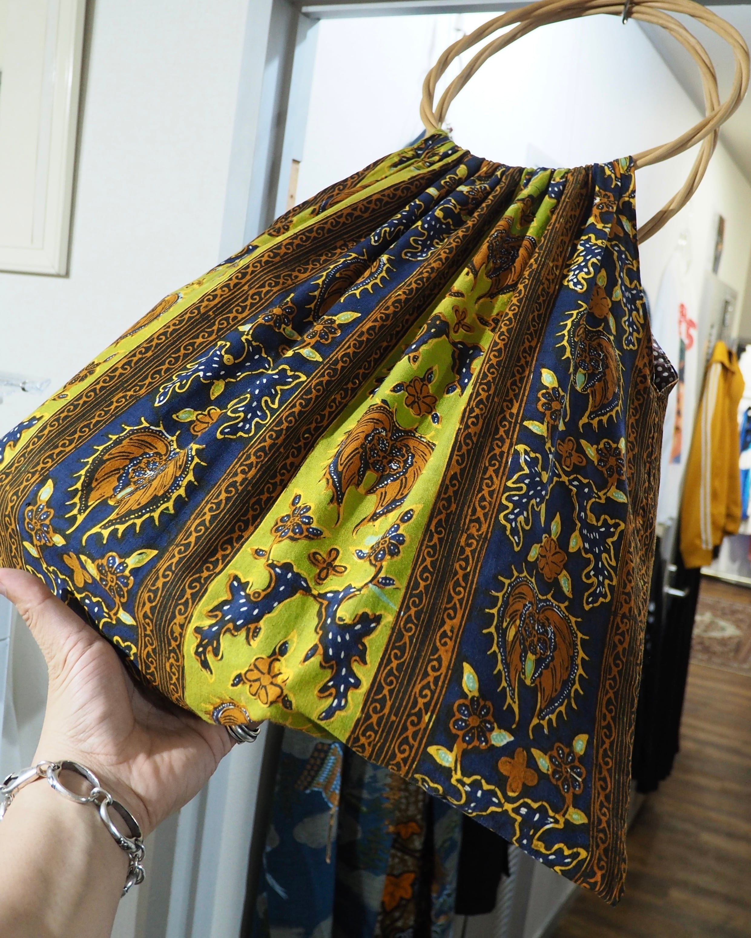 ” Unknown ” Ethnic × Dot pattern Wood Ring Reversible Hand Bag